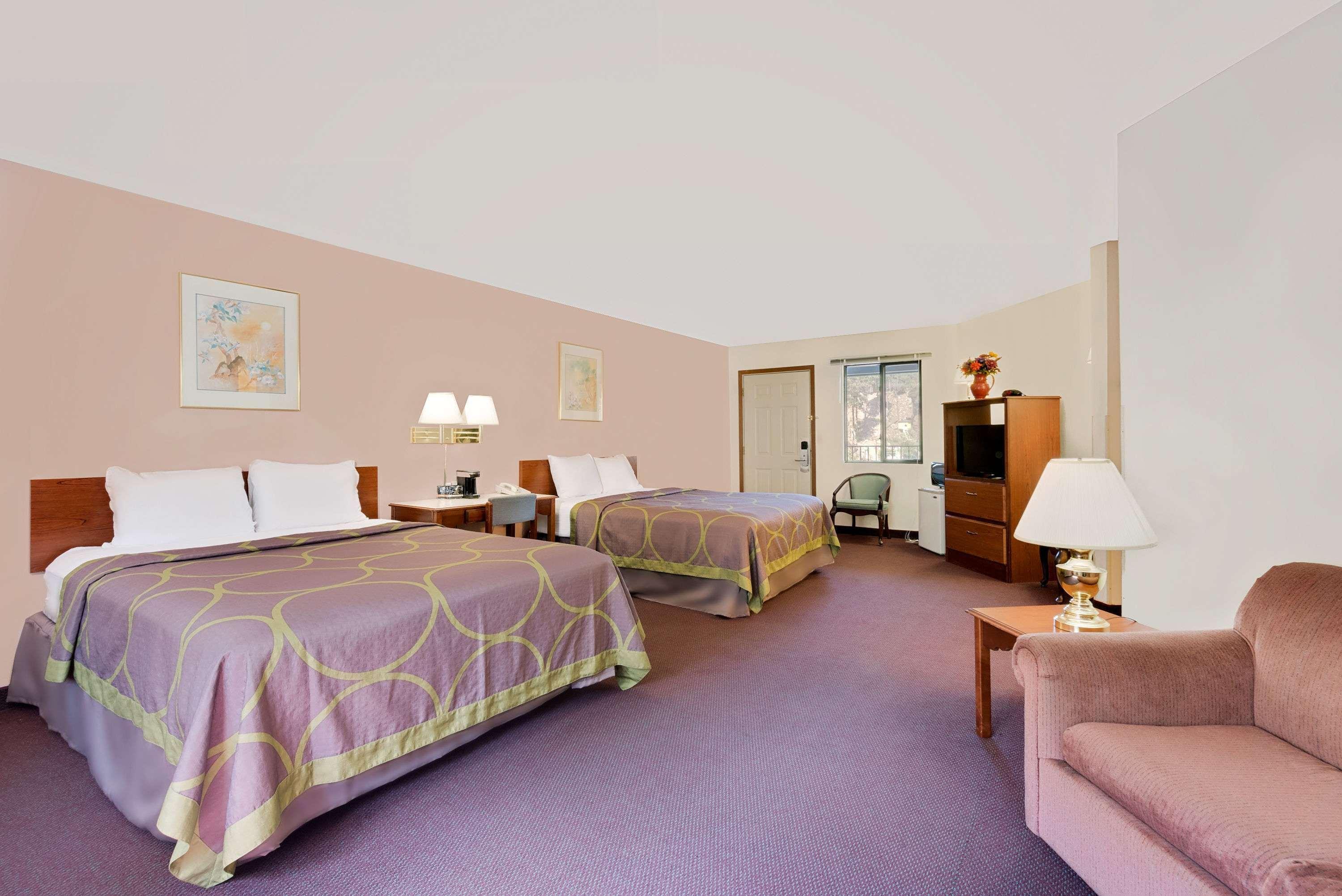 Super 8 By Wyndham Keystone/Mt. Rushmore Екстер'єр фото
